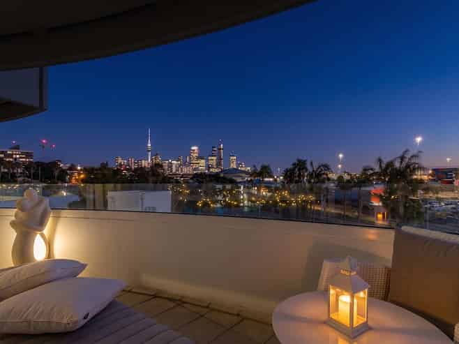 305/88 The Strand, Parnell