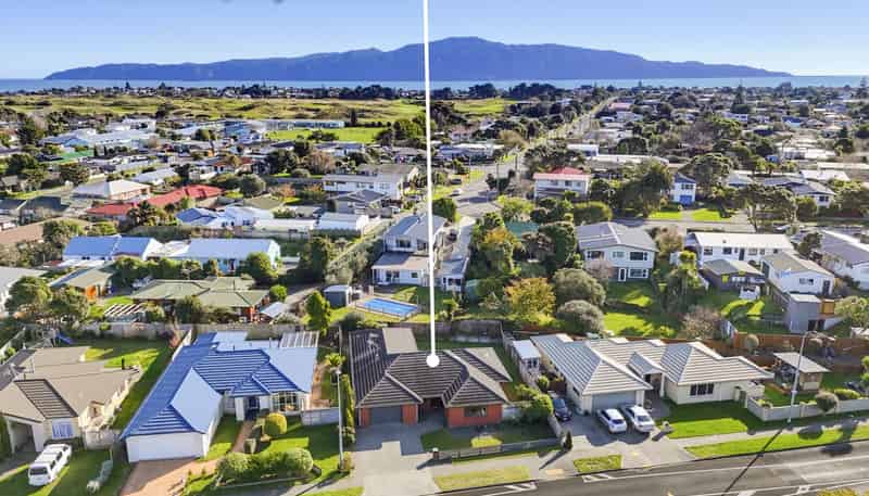 168 Guildford Drive, Paraparaumu Beach