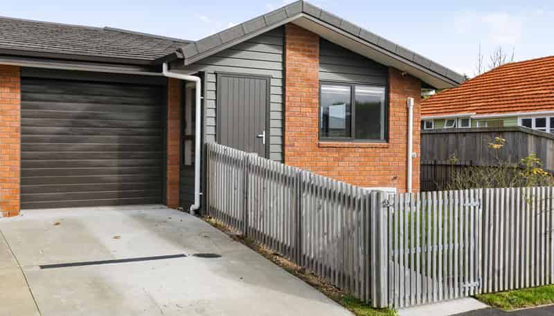 2/1 Paul Crescent, Fairfield