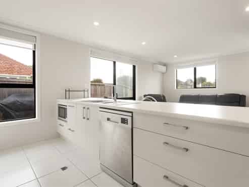 2/1 Paul Crescent, Fairfield
