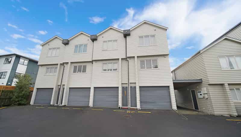 8/4 Keeling Road, Henderson