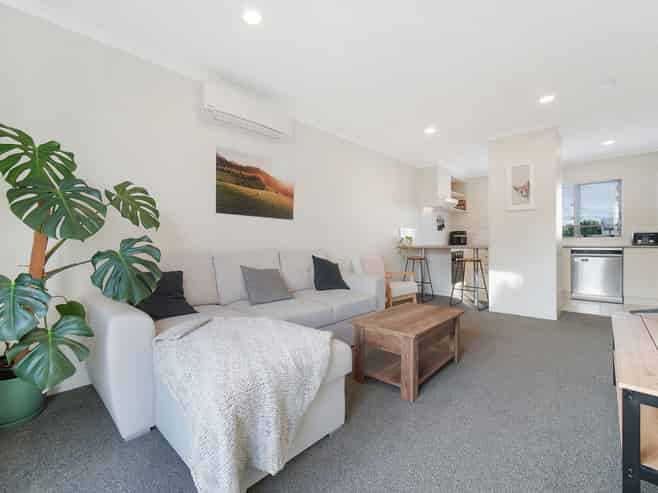 8/4 Keeling Road, Henderson