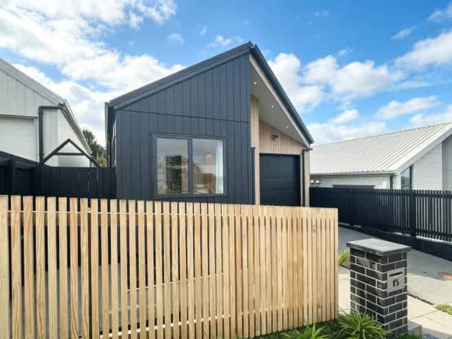 15 Mahinga Kai Road, Orewa