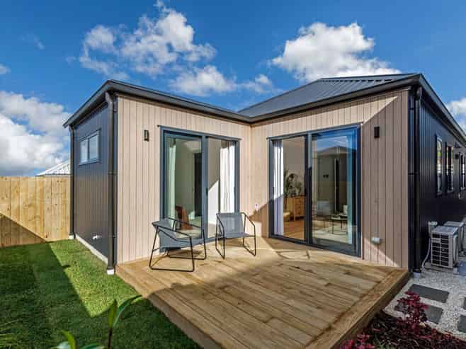 15 Mahinga Kai Road, Orewa