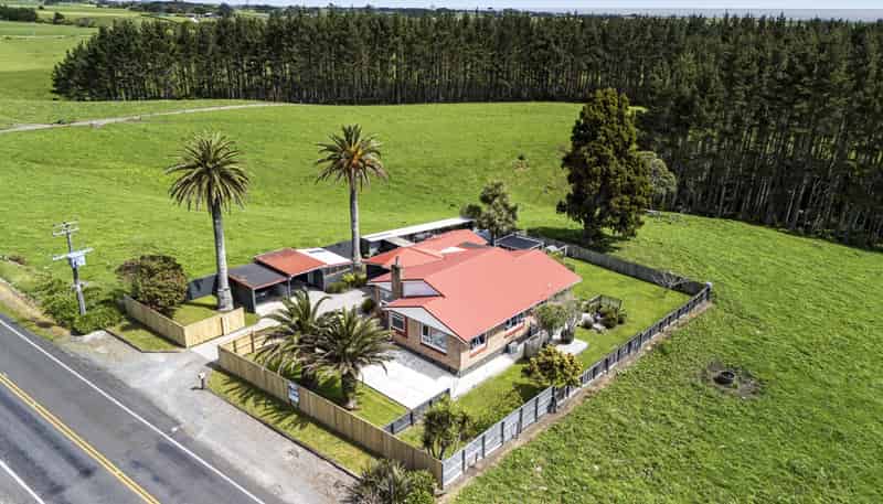 1606 South Road, Oakura
