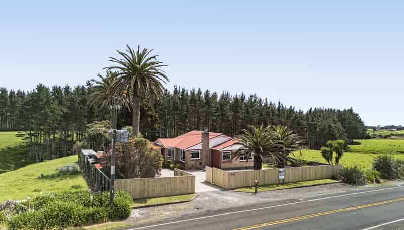 1606 South Road, Oakura