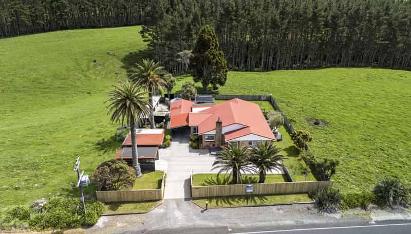 1606 South Road, Oakura