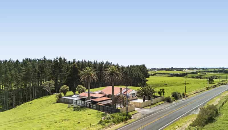 1606 South Road, Oakura