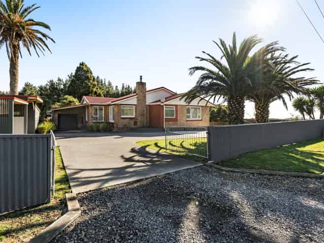 1606 South Road, Oakura