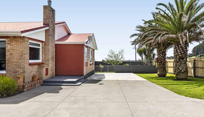 1606 South Road, Oakura