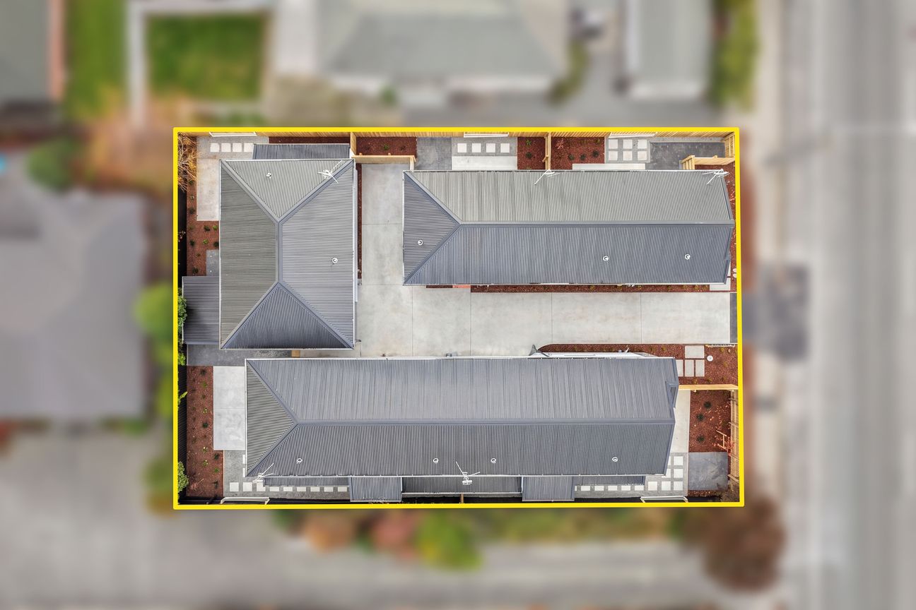 Freehold Townhouses With Architectural Edge – pohled 4