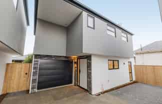 35E Wrights Road, Addington