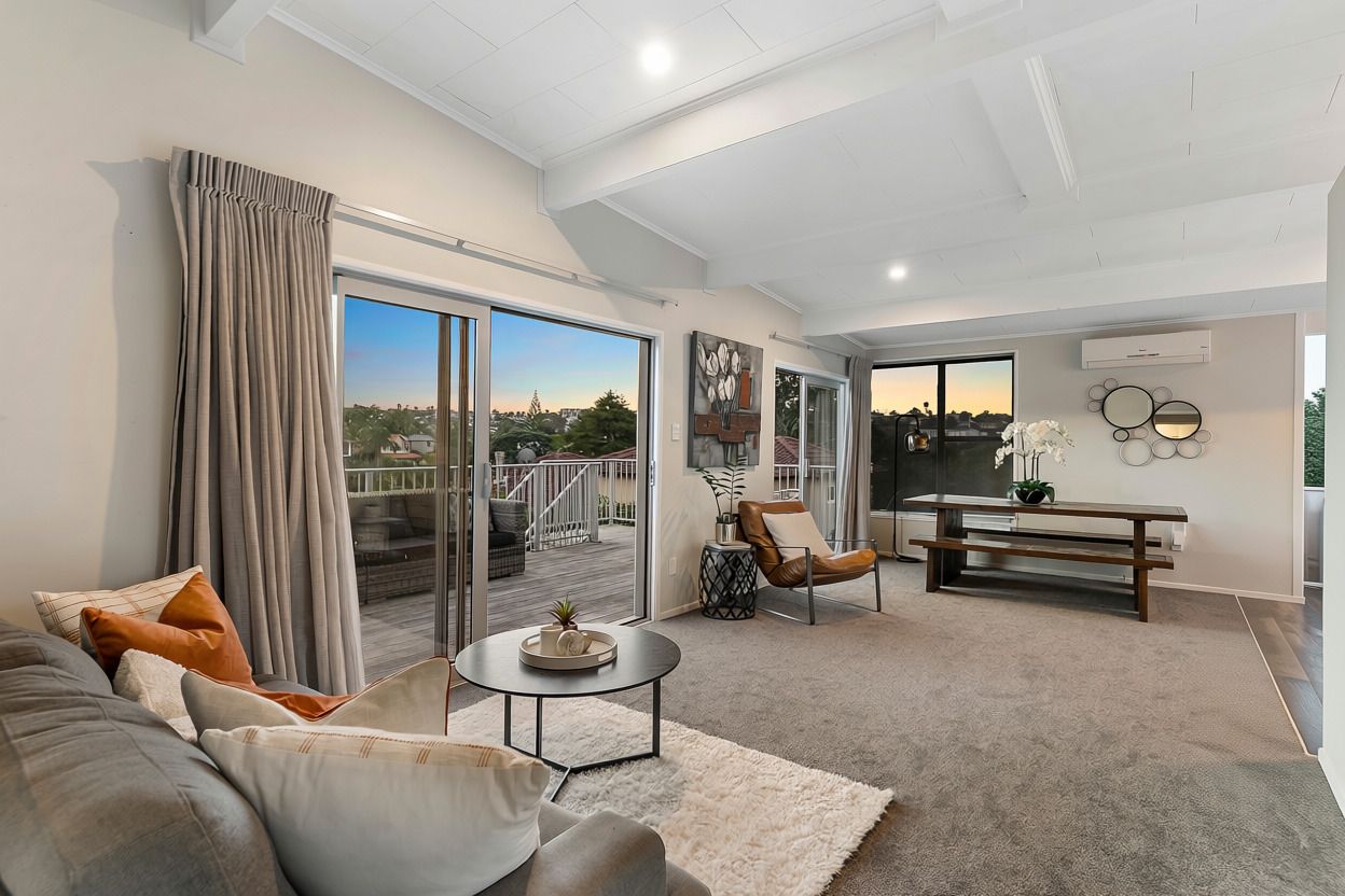 House in Murrays Bay - More