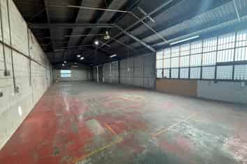 Contractors Yard - Warehouse + Portacom 