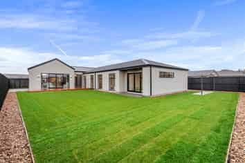  42 Wakeman Drive, Lincoln