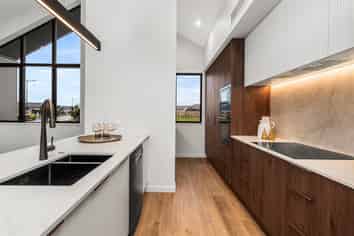 42 Wakeman Drive, Lincoln