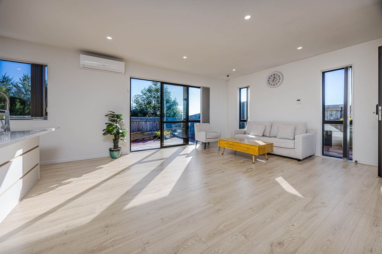 Spacious One-Level Family Living with 2 Ensuites - Aanzicht 6