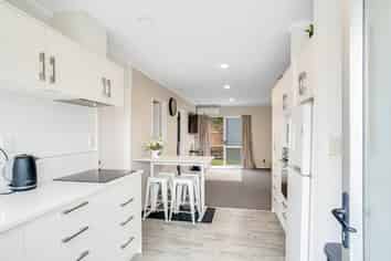 34B Cowley Drive, Temple View