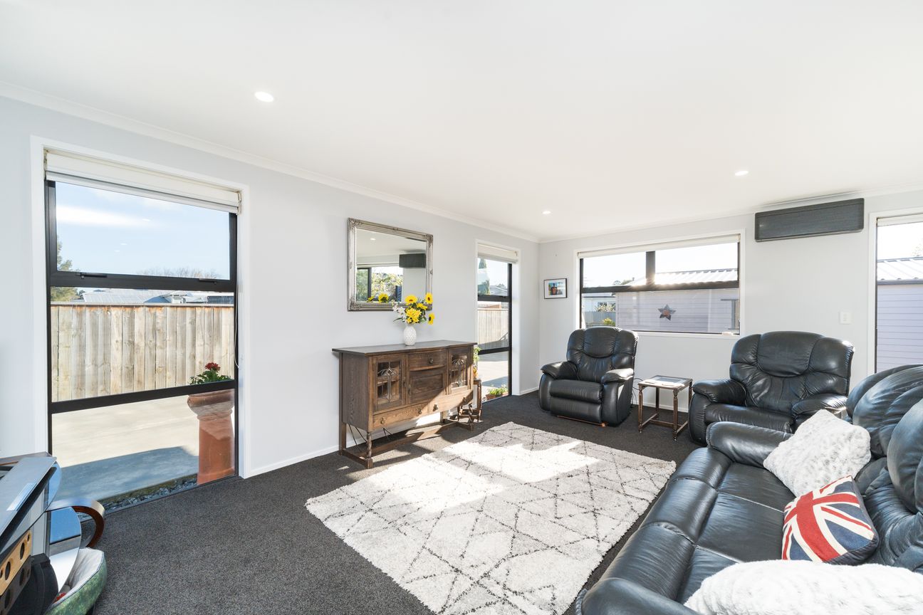 Central Near New Townhouse With A Bonus! - Bild 6