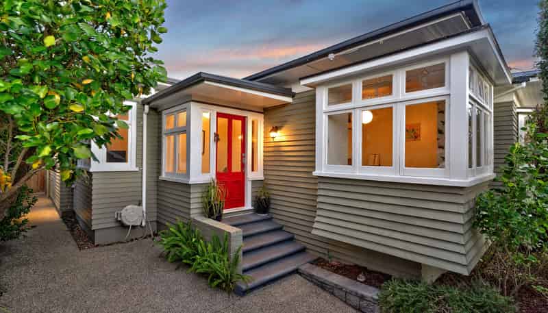 6 Stewart Road, Mount Albert