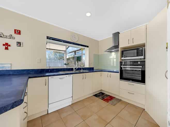 11 Riplington Road, Huntington Park