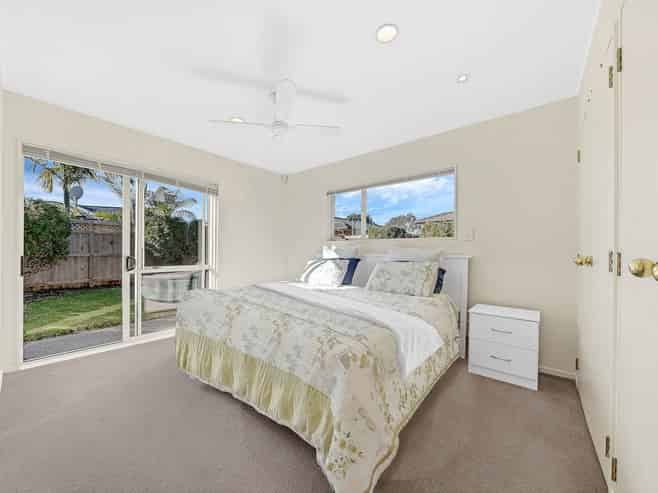 11 Riplington Road, Huntington Park