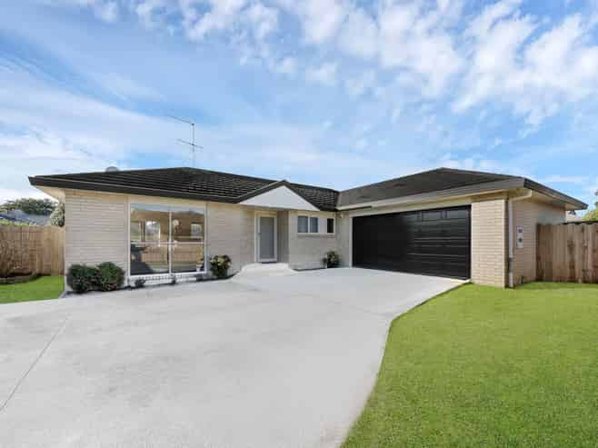 11 Riplington Road, Huntington Park