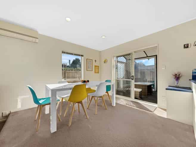 11 Riplington Road, Huntington Park