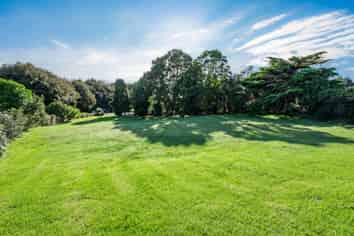 6 Stoneleigh Grove, Paraparaumu