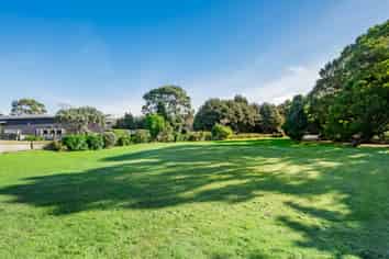 6 Stoneleigh Grove, Paraparaumu