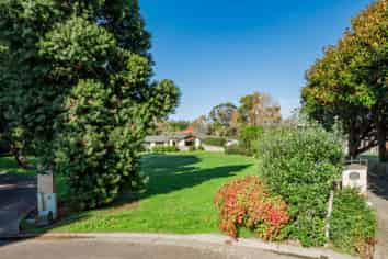 6 Stoneleigh Grove, Paraparaumu