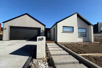 68 Omahina Street, Raglan