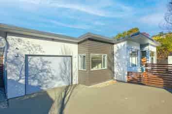 16A Albert Street, Saint Clair