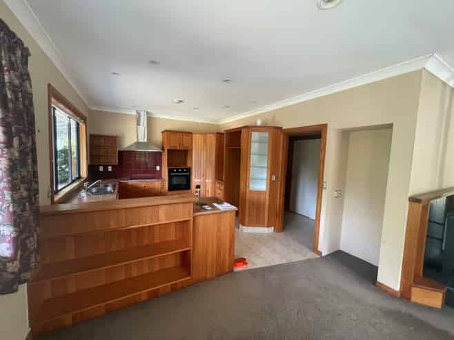 1900 Tarata Road, Inglewood