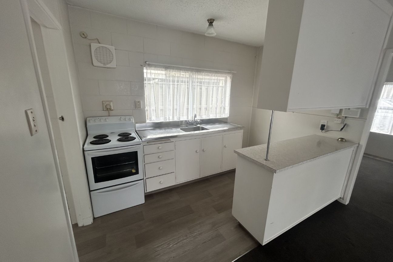 Tidy 2 Bedroom Unit in Ham East - Widok 3