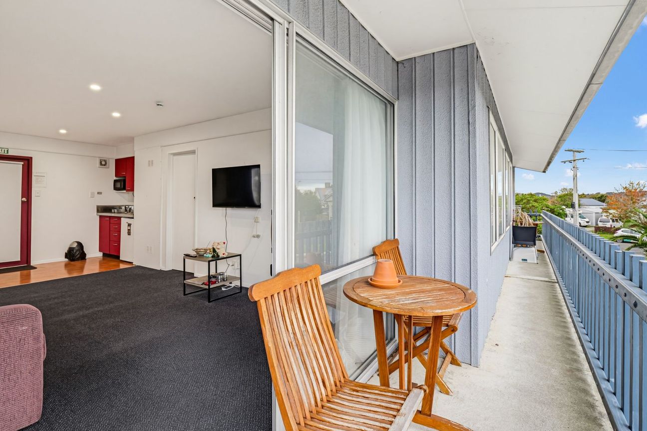 Apartment in Whanganui, College Estate - View 2