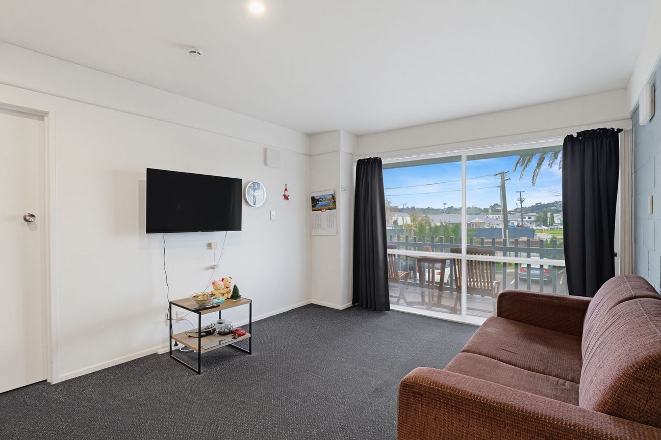 Apartment in Whanganui, College Estate - View 5