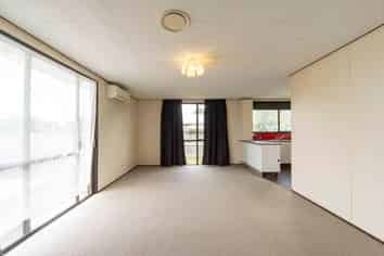 1A Reeves Close, Fairview Downs
