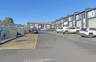 142M² AFFORDABLE INDUSTRIAL UNIT
