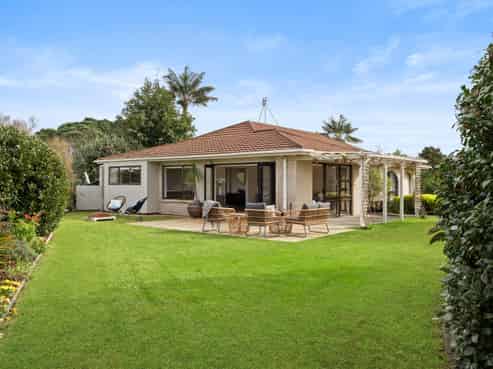 2 Edgewater Grove, Orewa