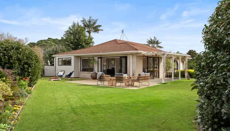 2 Edgewater Grove, Orewa