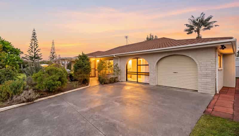 2 Edgewater Grove, Orewa