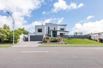 104 Navigation Drive, Whitby
