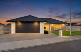 2 Molesworth Street, Carterton