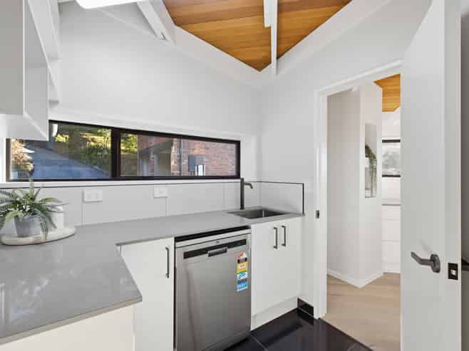 17 Aotea Terrace, Huntsbury