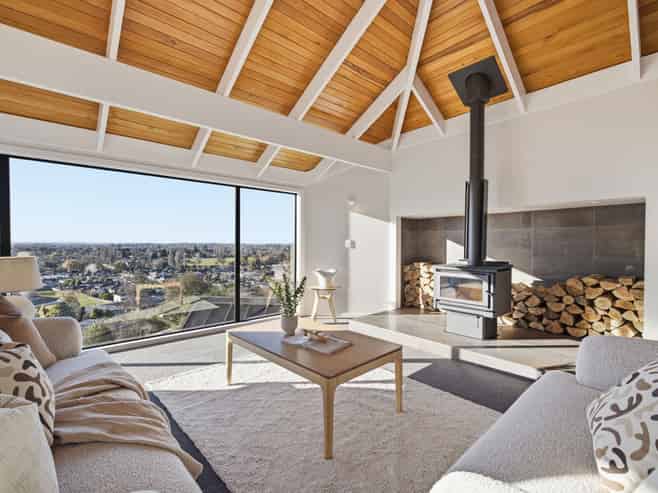 17 Aotea Terrace, Huntsbury