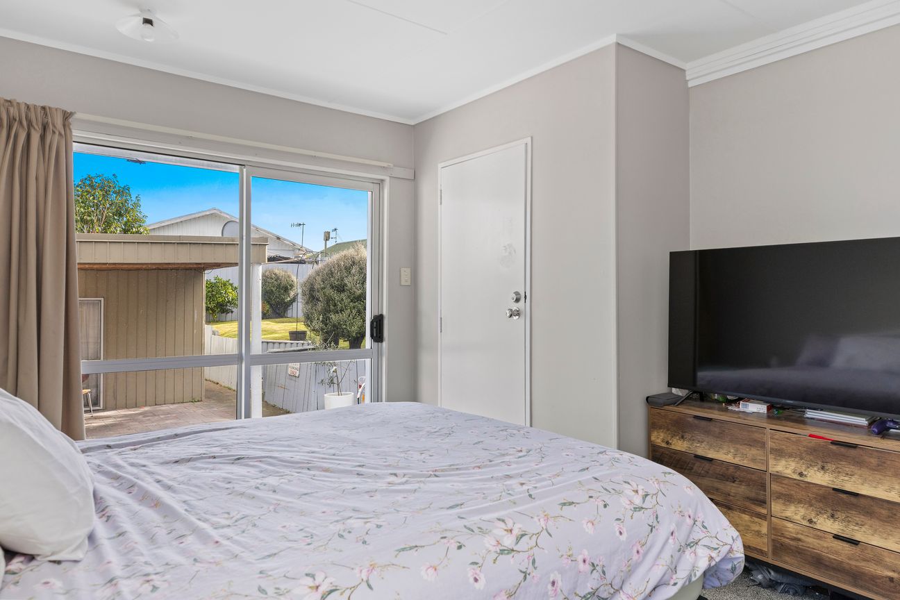 Central 2-Bed with Deck & Parking - $540p/w - Ansicht 5