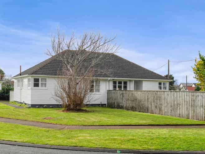 1 Vogel Street + 2 Laurent VC Street, Hawera