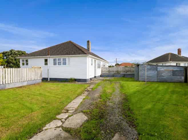 1 Vogel Street + 2 Laurent VC Street, Hawera