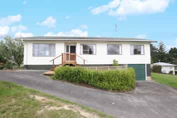 45  Stott Avenue, Birkdale